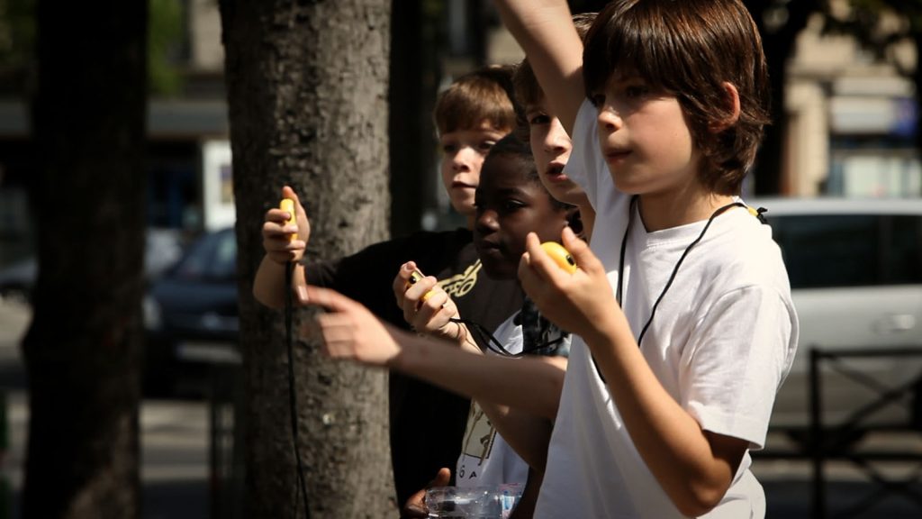 SELECCION_Tout-s_accelere_foto1